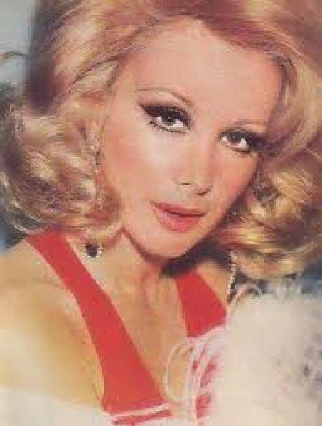 Filiz Akın’ın 4 bin 500 fotoğrafı sergiye sunulacak 