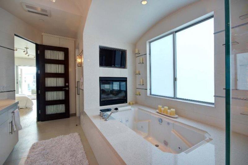 Van Damme'ın evi Ice Cube'a satıldı