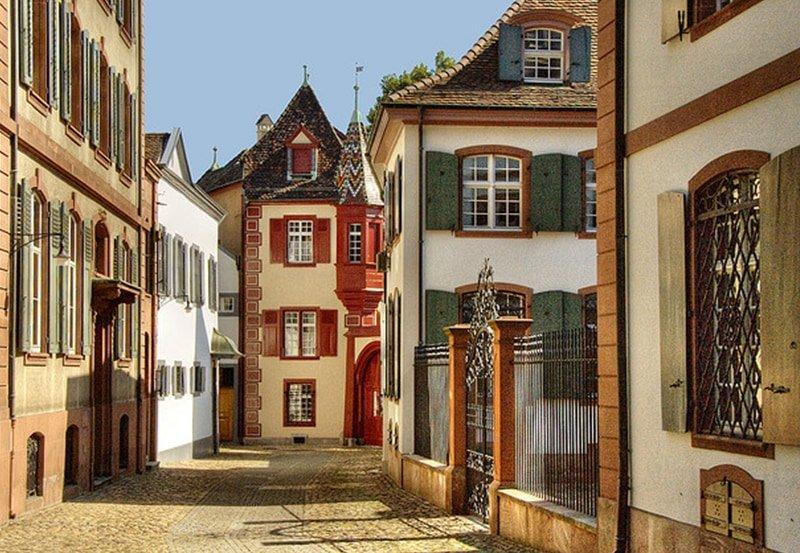 Alplerin kozmopolit şehri: Basel