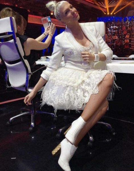 Jelena Karleusa estetik iddialarına ateş püskürdü