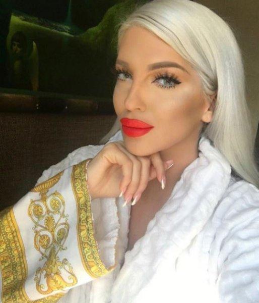 Jelena Karleusa estetik iddialarına ateş püskürdü