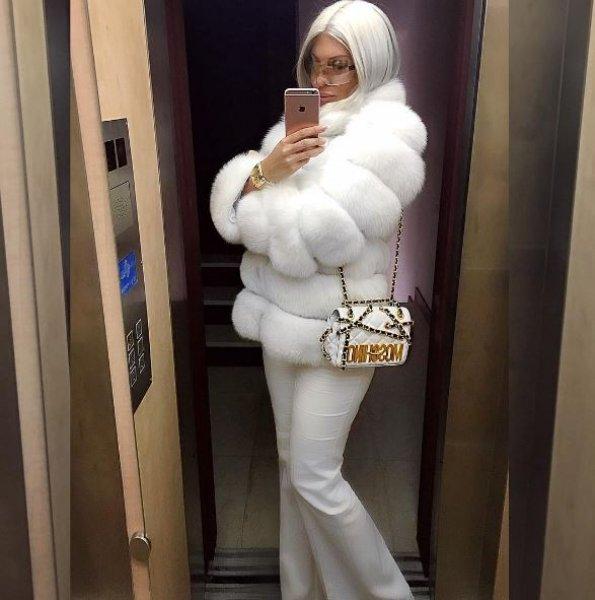 Jelena Karleusa estetik iddialarına ateş püskürdü