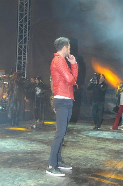 Hadise ile Murat Boz'dan samimi konser