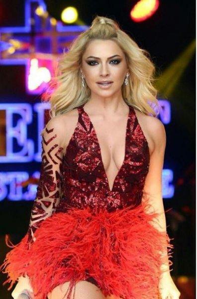 Hadise ile Murat Boz'dan samimi konser