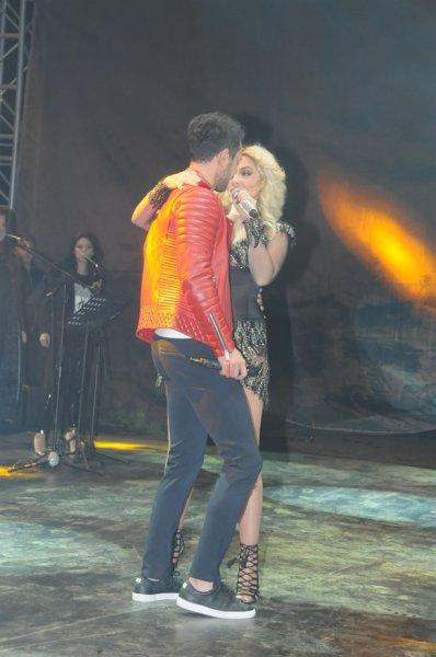 Hadise ile Murat Boz'dan samimi konser