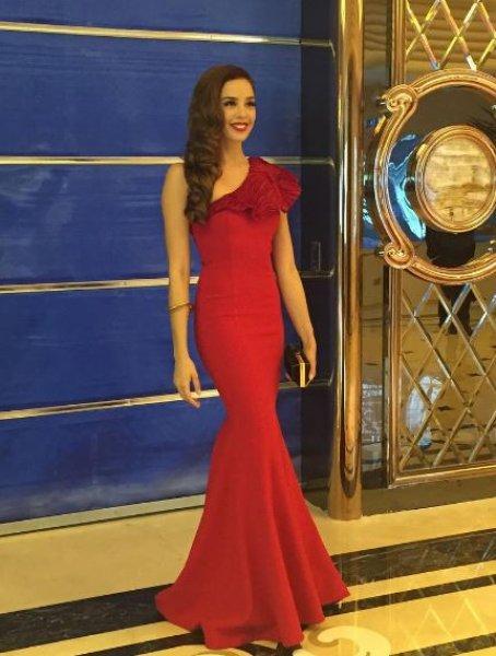 Azra Akın'dan tatil pozları 