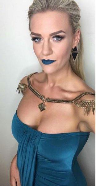 Yeni Zelandalı makyöz 2 yılda 90 kilo verdi