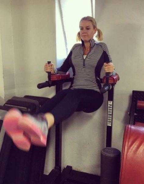 Yeni Zelandalı makyöz 2 yılda 90 kilo verdi