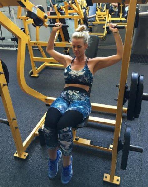 Yeni Zelandalı makyöz 2 yılda 90 kilo verdi