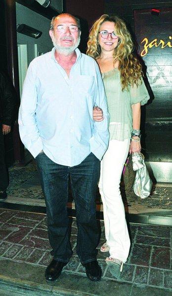 Hayat Şarkısı oyuncuları reyting kutlamasında