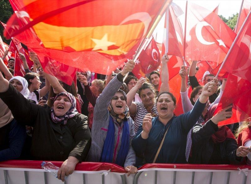 Avrupa'da yaşayan Türkler Berlin'e akın etti - Resim 5