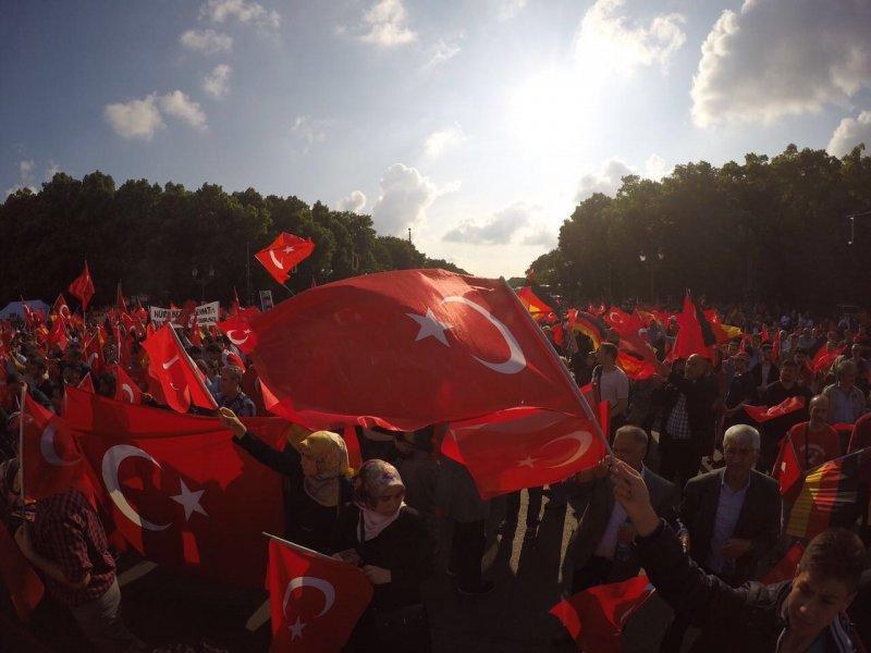 Avrupa'da yaşayan Türkler Berlin'e akın etti - Resim 8