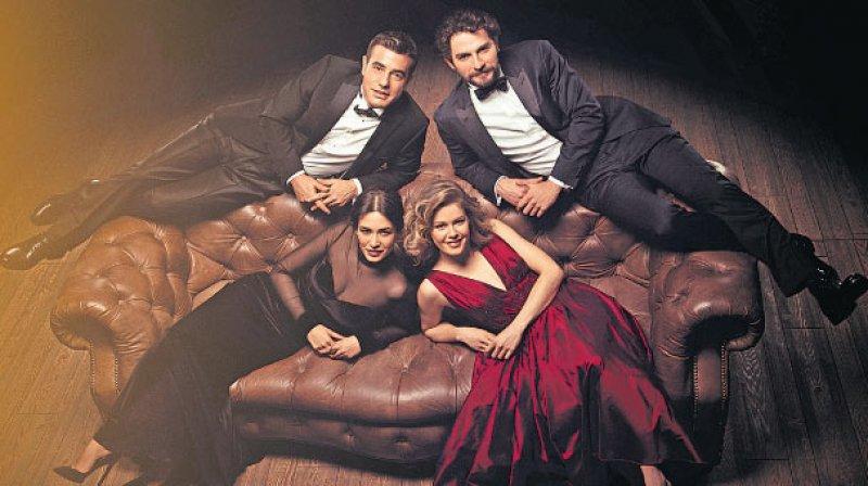 Hayat Şarkısı oyuncuları reyting kutlamasında