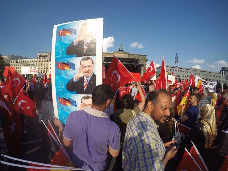 Avrupa'da yaşayan Türkler Berlin'e akın etti - Resim 14