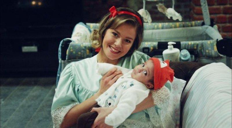 Hayat Şarkısı oyuncuları reyting kutlamasında