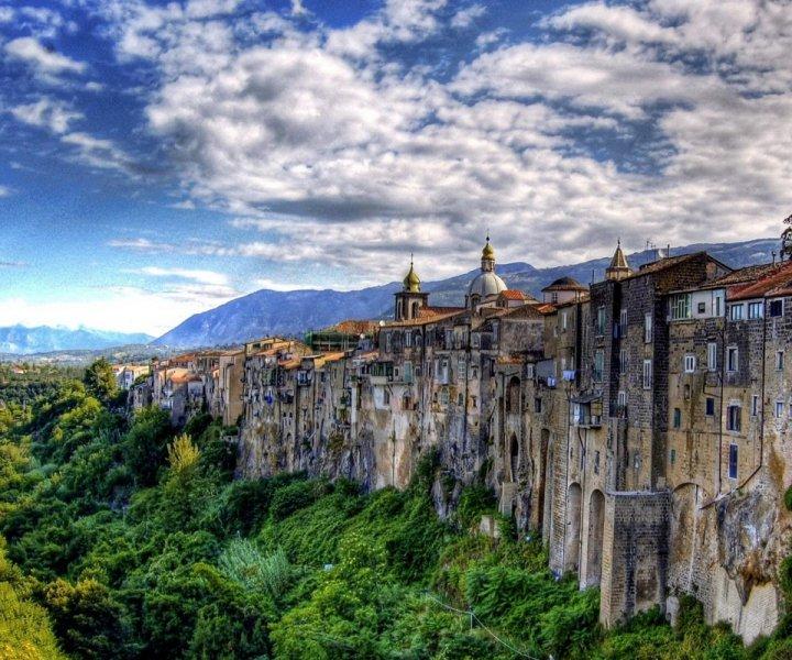 İtalya'nın yıldız şehri Napoli