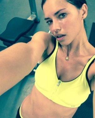 Adriana Lima'nın paylaşımı binlerce beğeni aldı