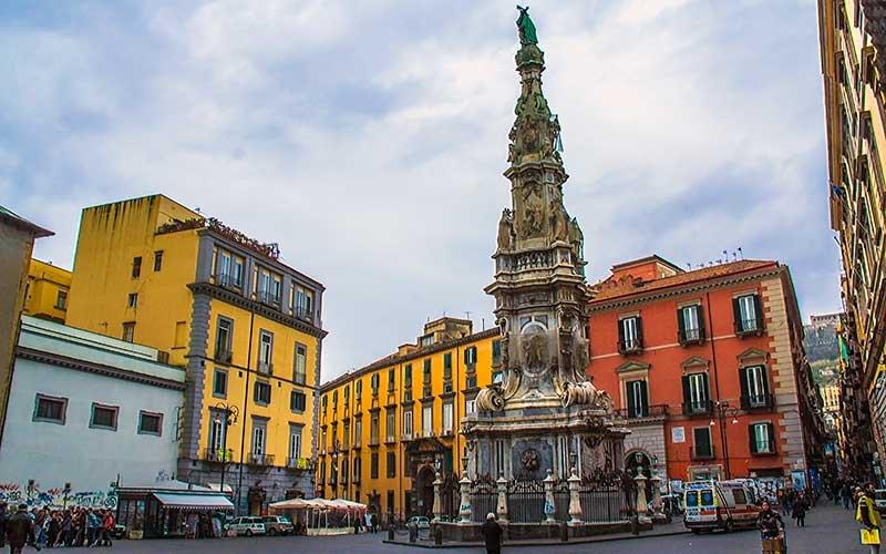 İtalya'nın yıldız şehri Napoli