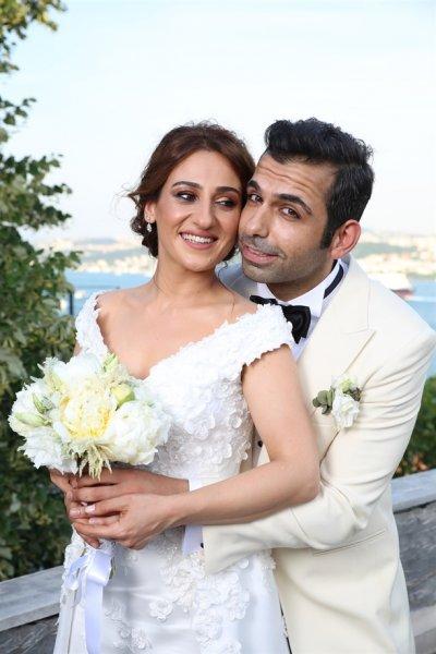 Derya Karadaş ve Haki Biçici'nin düğününe ünlü akını