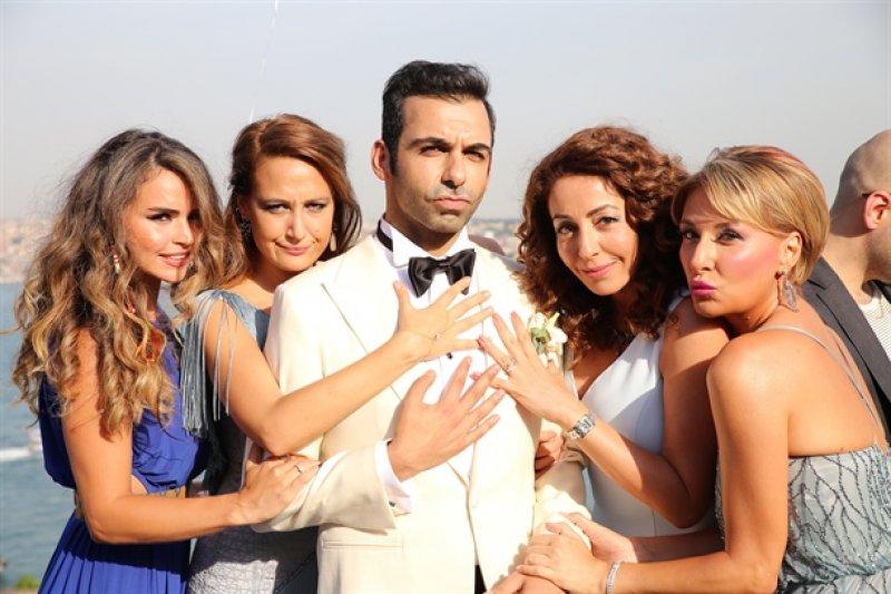 Derya Karadaş ve Haki Biçici'nin düğününe ünlü akını