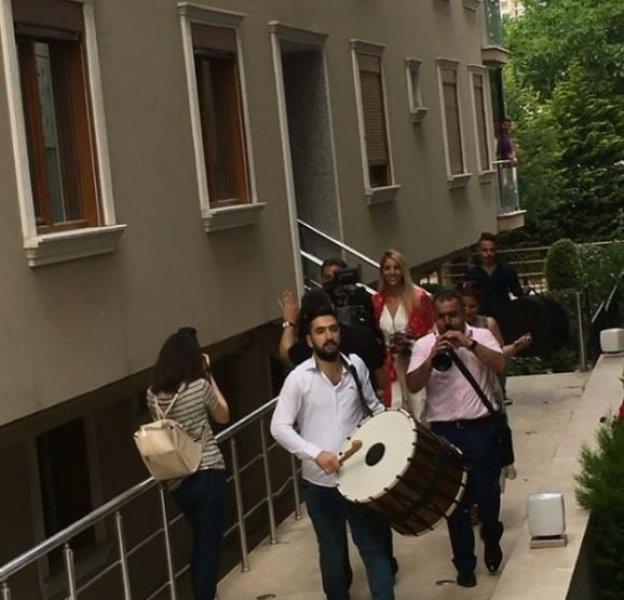 Mesut Akusta ve Şafak Özbir evlendi