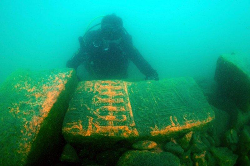 Van Gölü derinliklerinde tarihi eser 