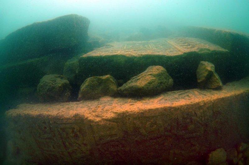Van Gölü derinliklerinde tarihi eser 