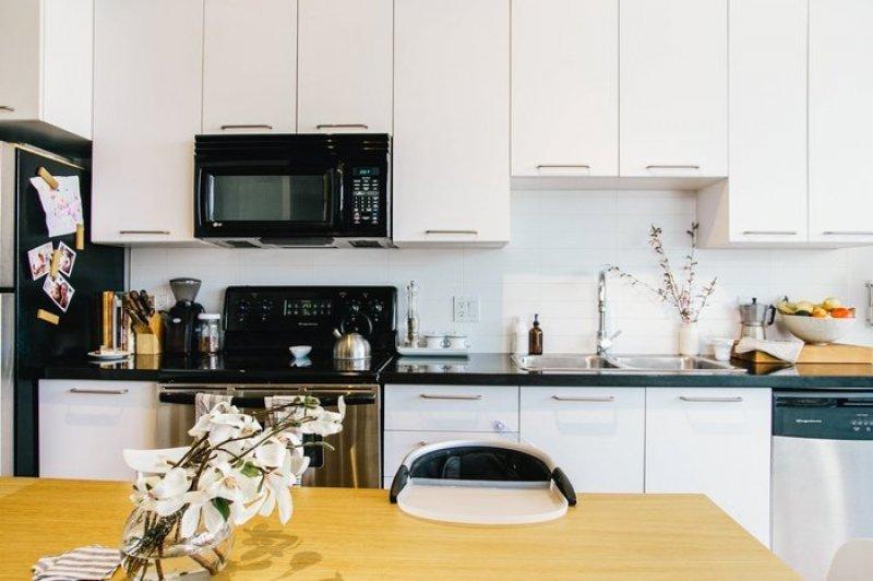 55 metrekarelik evi olduğundan geniş gösteren Kanadalı çift 