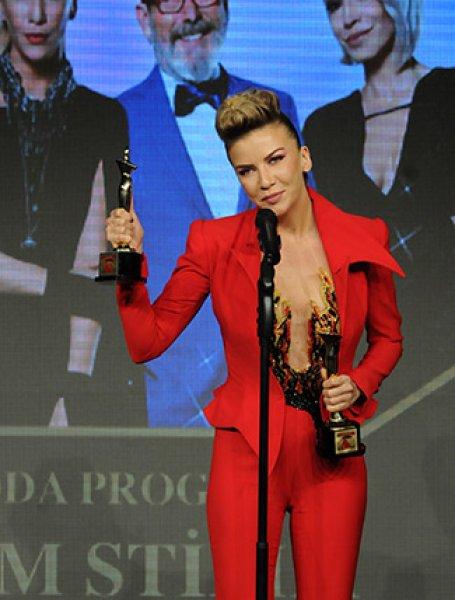 Ivana Sert: Müslüman olmadım ama namaz kılıyorum