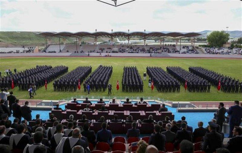 999 komiser yardımcısı Polis Akademisi'nden mezun oldu