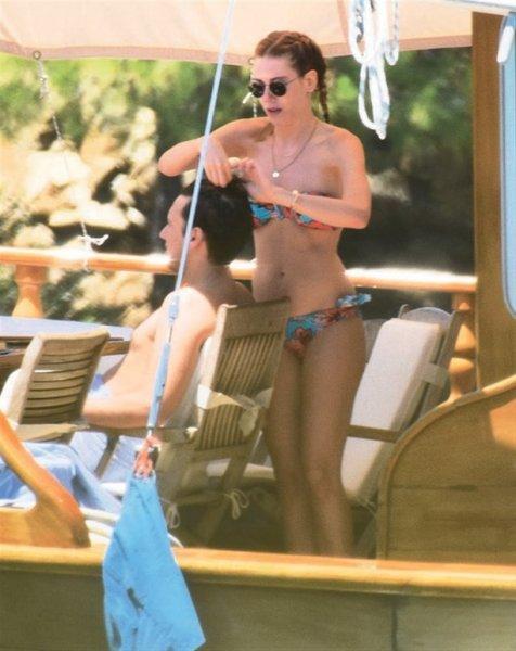 Sinem Kobal'dan beklenmeyen hareket