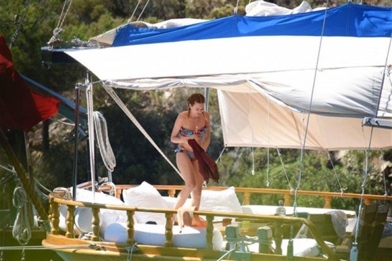 Sinem Kobal'dan beklenmeyen hareket