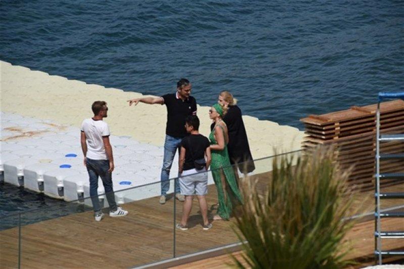 Hadise Bodrum'da teftişe çıktı