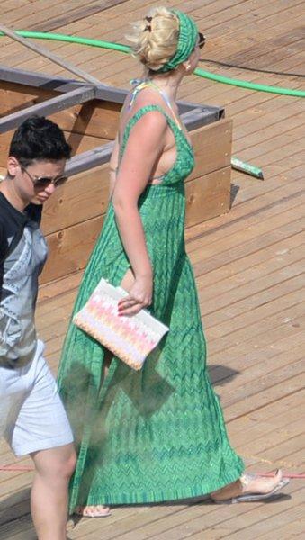 Hadise Bodrum'da teftişe çıktı