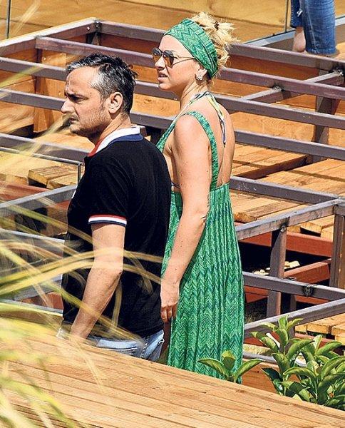 Hadise Bodrum'da teftişe çıktı