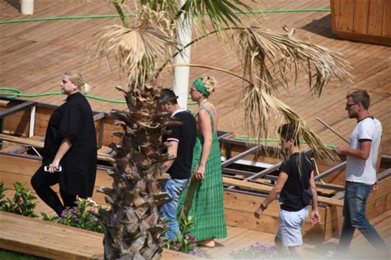 Hadise Bodrum'da teftişe çıktı