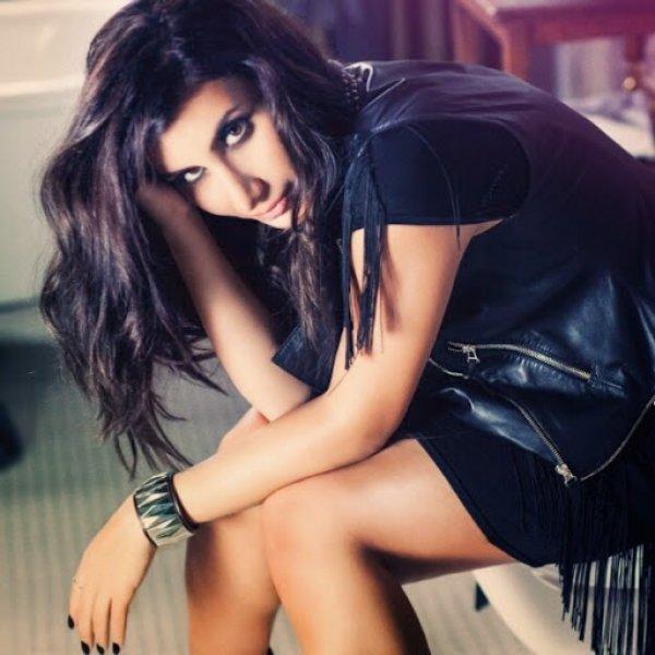 İrem Derici'yi kızdıran horoz sorusu: Beni darlamayın