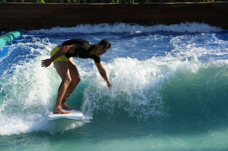 Türkiye'nin Disneyland'ı Antalya'da hizmete giriyor