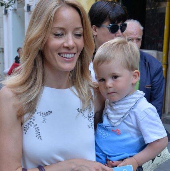 Bade İşçil boşanmak üzere olduğu eşiyle buluştu