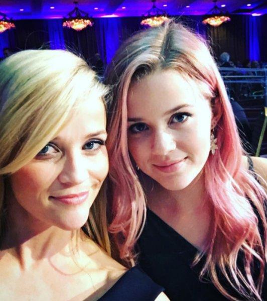 Çocuklarıyla arkadaş gibi olan ünlü anneler