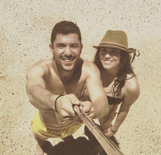 Ezgi Eyüboğlu'ndan evli mutlu çocuklu pozu