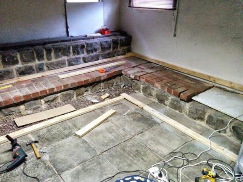 Genç adam evinin bahçesine sinema sistemi kurdu