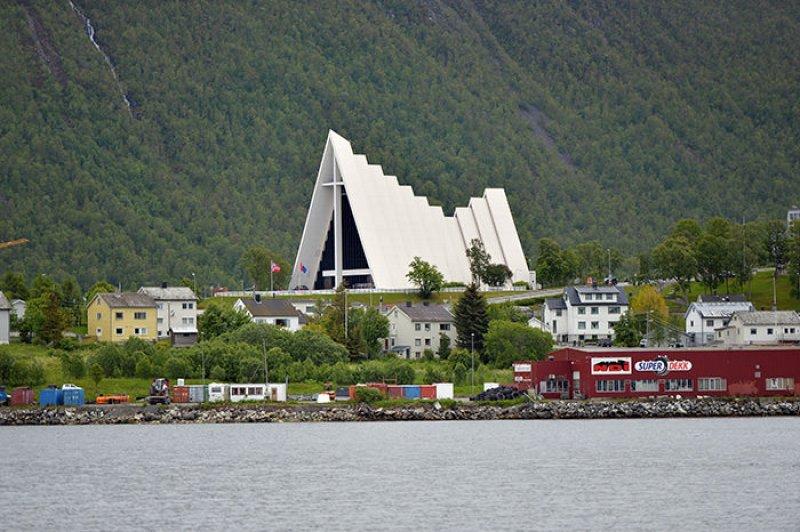 Tromso kentinde güneşin 2 ay hiç batmıyor