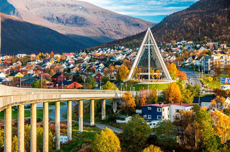  Tromso kentinde güneşin 2 ay hiç batmıyor