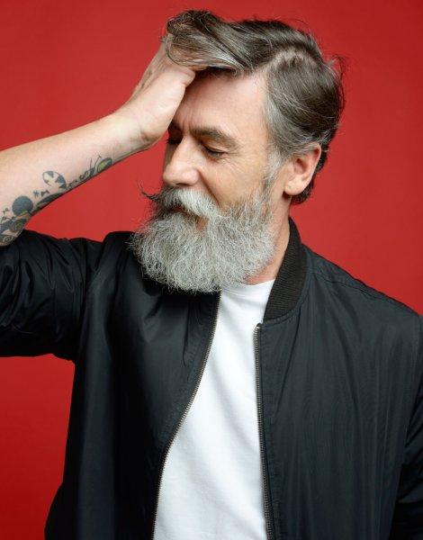 60 yaşındaki adam sakal bıraktıktan sonra model oldu