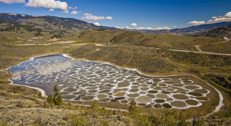 Kanada’nın en ilginç su birikintisi: Lekeli Göl