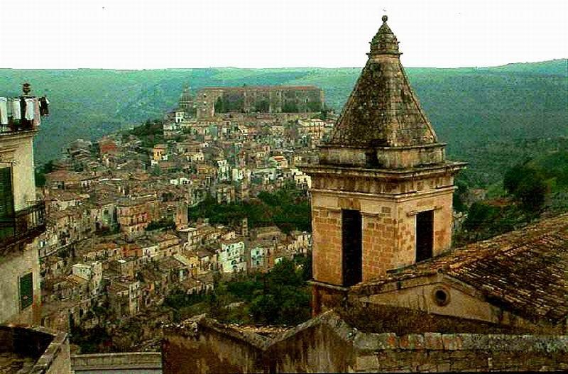 Sicilya’nın barok yapıları turistlerin ilgisini çekiyor