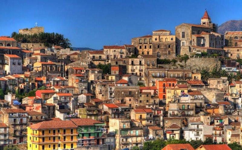 Sicilya’nın barok yapıları turistlerin ilgisini çekiyor