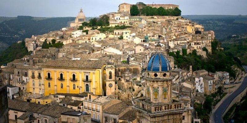 Sicilya’nın barok yapıları turistlerin ilgisini çekiyor