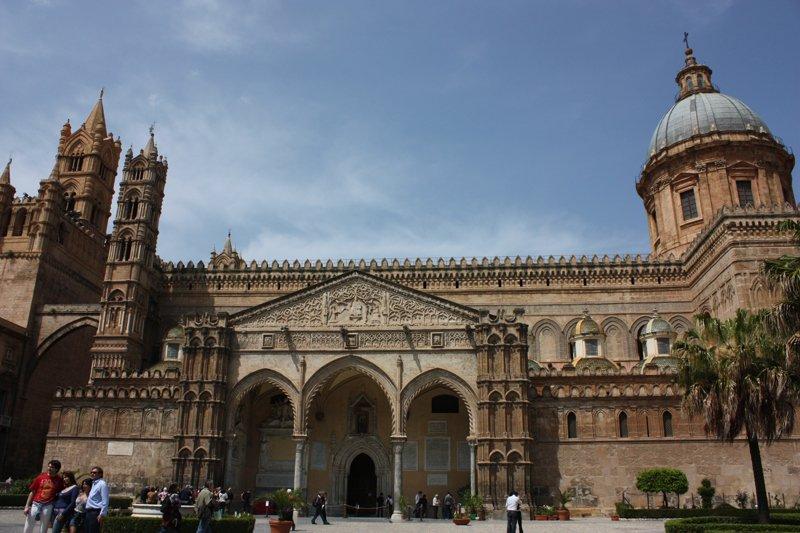 Sicilya’nın barok yapıları turistlerin ilgisini çekiyor